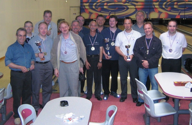 Champ-Clubs-R2B-2005-2006-Podium-S.jpg (80900 octets)